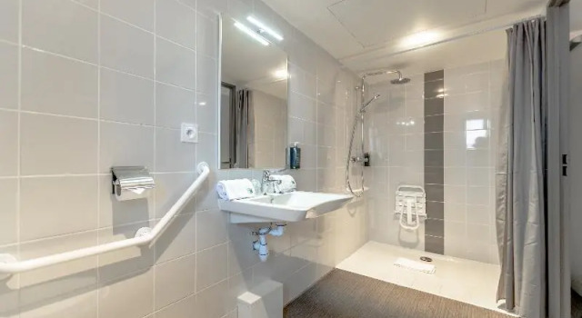Семейный номер Standard Sure Hotel by Best Western Saint-Raphael Le Dramont