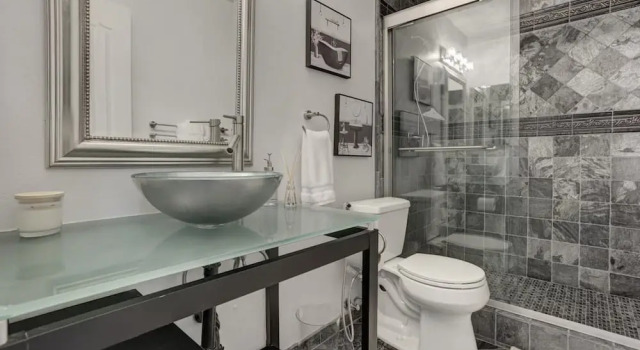 Студия Executive 2 Bdrm Condo in the Heart of Biltmore!