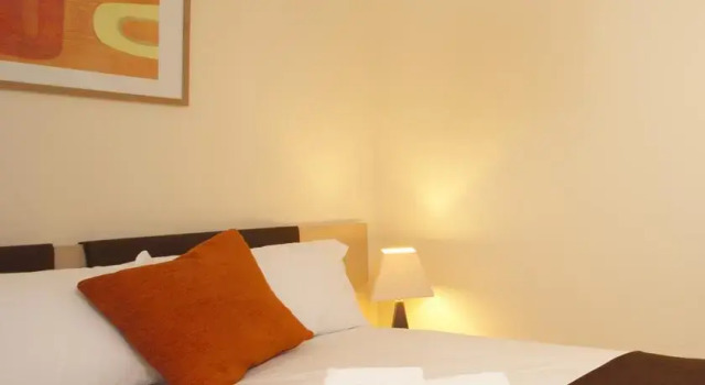 SACO Camberley - Wentworth Place, Забронировать Отель Кемберли Суррей