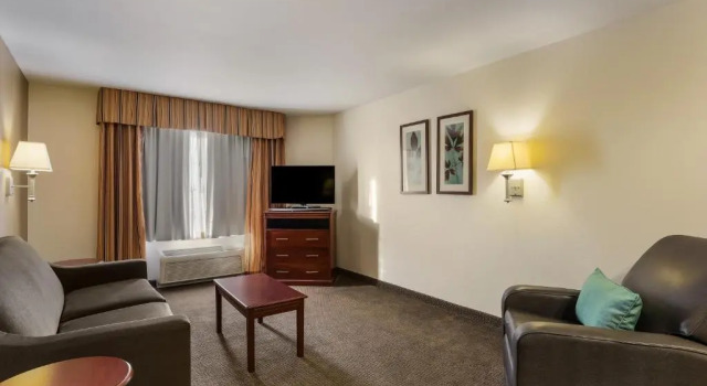 Двухместный люкс MainStay Suites Fitchburg - Madison