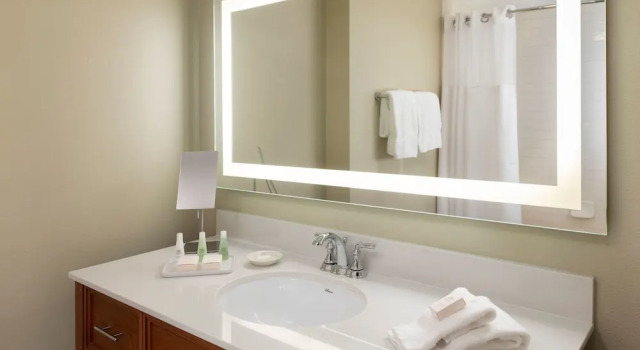 Четырёхместный номер Standard с видом на озеро Stonewall Resort
