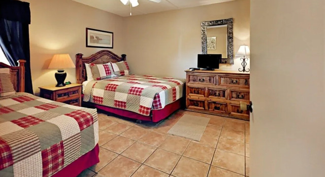 4400 Gulf Blvd Condo Unit 402, Varaa Huoneisto Hotellit Padre Island uima-altaalla, Uima-allas