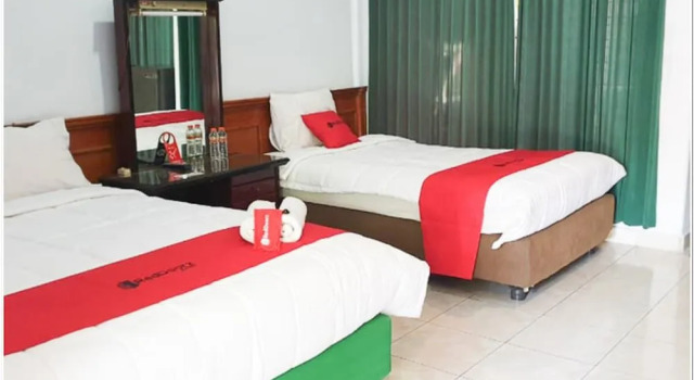 RedDoorz near Bojonegoro Train Station, Book Guesthouse Guest Houses in East Java, Guesthouse