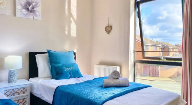 5-bed Townhouse Salford Deep Cleaned, Rezervasyon Tatil Evi Merseyside villalar, Villa