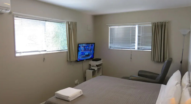 Апартаменты Economy McWilliam Apartments