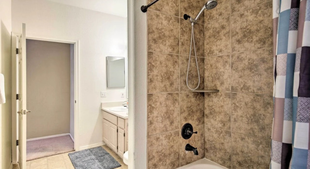 Апартаменты Condo w/ Pool Access, 5 Mi to Tempe Diablo Stadium
