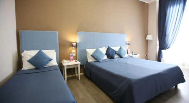 Четырёхместный номер Standard Hotel Magenta