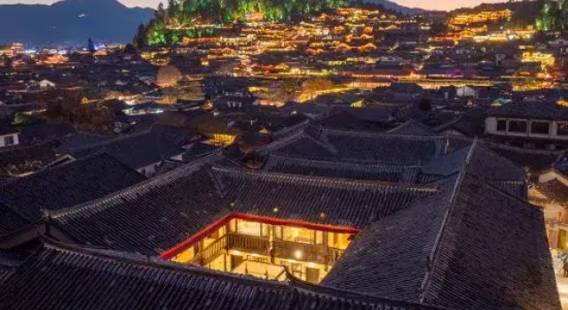 Yunman Mu Mountain SnowPanoramic Aesthetic Vacation Courtyard Viewing the Ancient City Snow Mountain, Забронировать Отель Бизнес-отели Лицзян, рядом с Улица Сквер-стрит Древнего города Даянь, 4* 5*