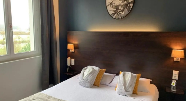 Номер Superior Logis hôtel Aux Berges de lAveyron