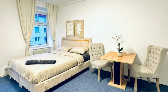 Апартаменты Luxury 7 Bedroom Apartment Sleeps 16