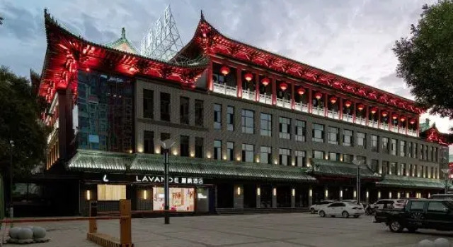 Lifeng Hotel (Pingliang Sports Park Baota Square Branch), Rezerwuj Hotel Hotele 3-gwiazdkowe w Pingliang, 3*