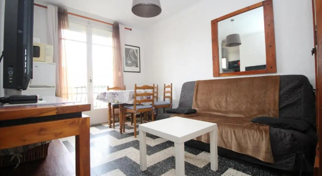 COQ07 - Appartement 2 pieces a quelques pas de la plage, Boek Appartement Hotels in Canet-en-Roussillon met parkeren, Parkeren