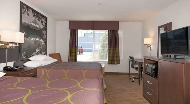 Четырёхместный люкс Super 8 By Wyndham Gresham Portland Area OR