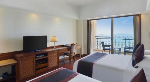 Семейный люкс с видом на море Sanya Bay Asgard Hotel