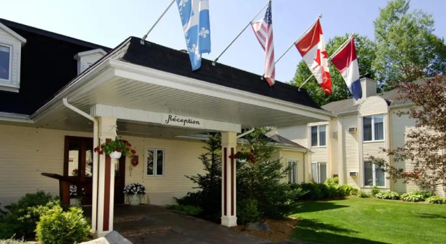 Relais St-Denis, Book Hotel SPA-hoteller i Saint-Sauveur, nær L'Atomic Express, SPA