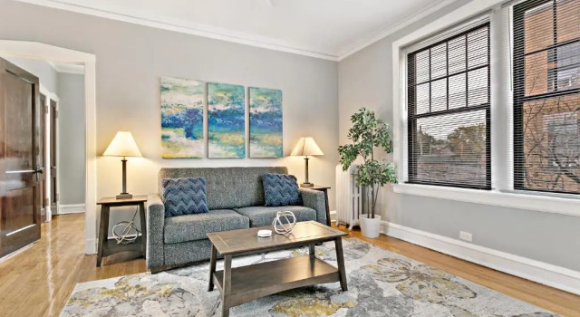 Bright Spacious Apt, Comfy King Bed, 5 Location