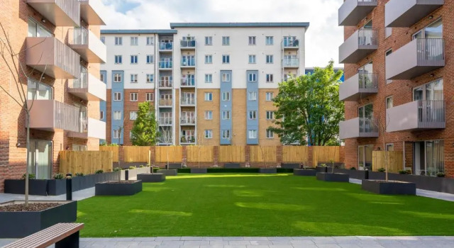 Divine Apartments Slough *Brand New* 2 bed 2 baths, Varaa Huoneisto Asunnot kohteessa Merseyside, Huoneisto
