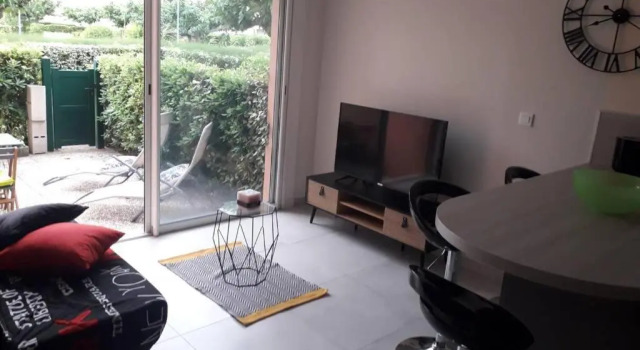 Nid douillet F2, jardin, piscine, parking, plage 200 m Palavas, Rezerwuj Apartament Hotele w Palavas-les-Flots z basenem, Basen