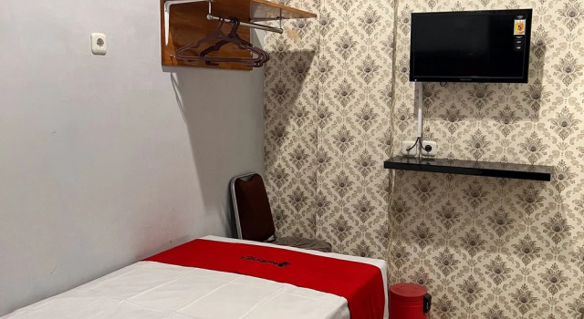 RedDoorz Near Waterpark Citra Garden Medan, Rezerwuj Hotel Medan Sumatra
