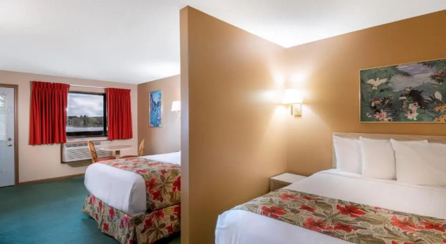 Natura Aloha Reach Resort, Boek Resort Lake Delton The Dells