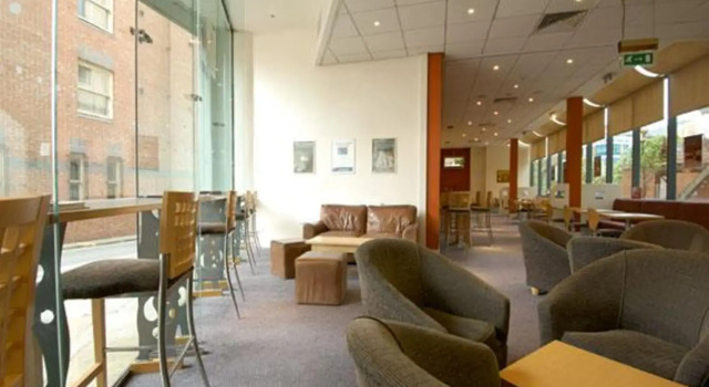 Travelodge Leeds Central Vicar Lane, Забронировать Отель Отели Лидса 3 звезды, рядом с Парк Mandela Gardens, 3*