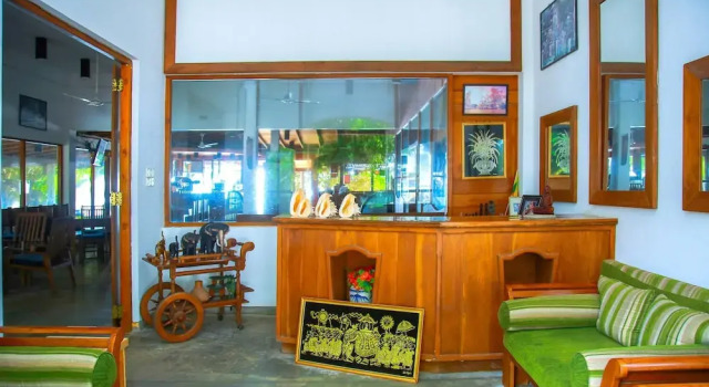 Oyo 390 Surf Sea Breeze Land Side, Book Lejlighed Lejligheder i Matara, Lejlighed