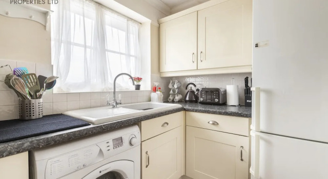 2 Bed Apartment Sleeps 5 - Free Parking, Balcony, Prenota Appartamento Grays Thurrock Essex