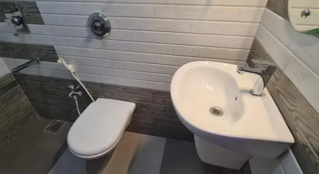 Четырёхместный номер Standard с балконом и с видом на сад Richard Inn Residency