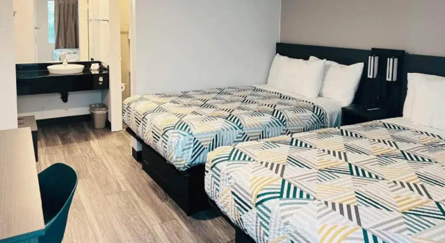Четырёхместный номер Standard Motel 6-Marina, CA - Monterey
