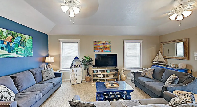 New Listing! Beach House Bliss W/ Deck & Pool 4 Bedroom Home, Забронировать Дом для отпуска Галвестон Texas Gulf Coast