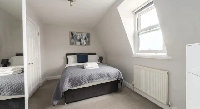 Comfy 2 Bed Flat QCE