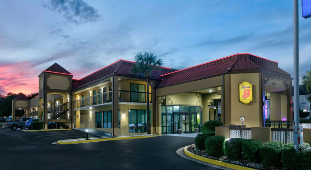 Super 8 by Wyndham Mobile/Tillmans Corner