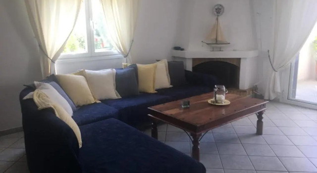 Beach house in Sounio 30' from Airport, Забронировать Отель Отели Лавреотики с парковкой, Парковка
