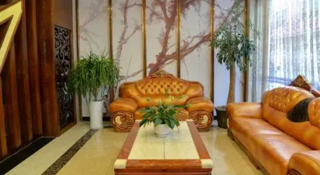 Zhaotong Junshangdu Hotel