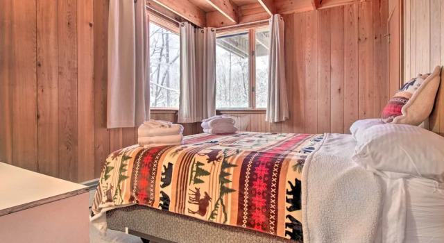 Коттедж Walk to Ski Trails: Ludlow Home on Okemo Mountain