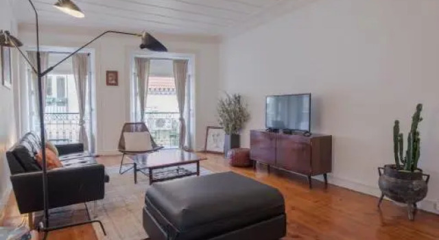 Lovelystay - Chiado 2 Bedroom Charm!, Забронировать Отель Лиссабон Эстремадура, рядом с Money Museum
