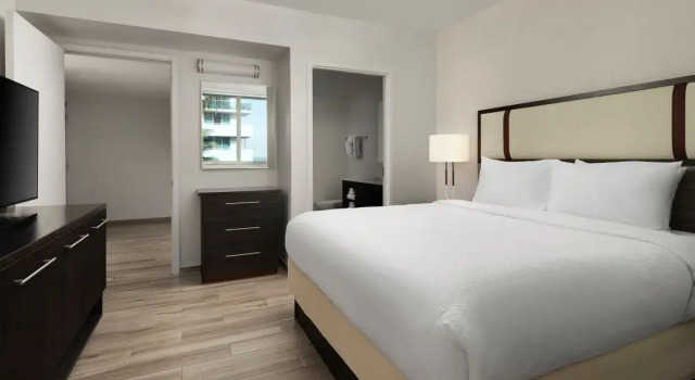Двухместный люкс c 1 комнатой Residence Inn by Marriott Miami Beach Surfside