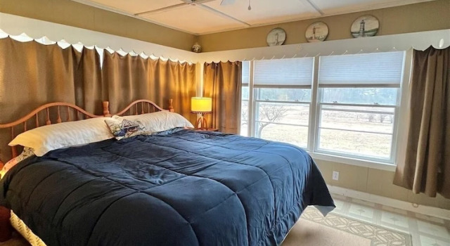 Mary's Lakeview - Limit 10 4 Bedroom Home by RedAwning, Rezerwuj Hotel Sebago Maine