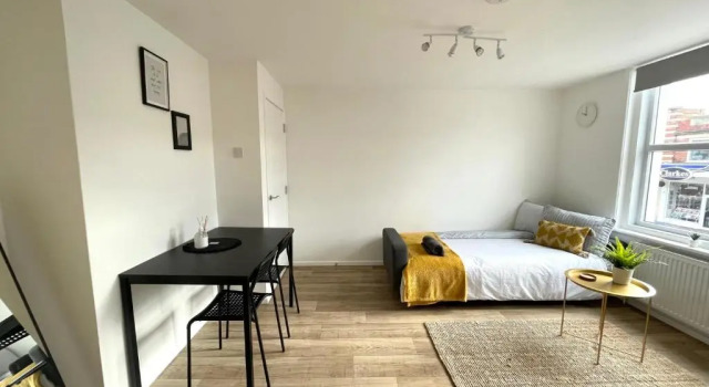 Central, Bright & Spacious Apartment - Parking Included, Varaa Huoneisto Asunnot kohteessa Merseyside, Huoneisto