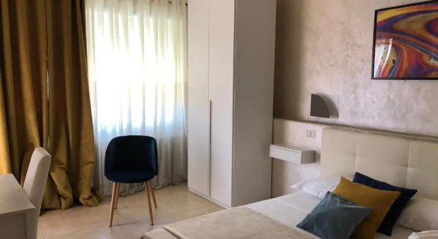 Isabel, Prenota Hotel Tiburtino Roma