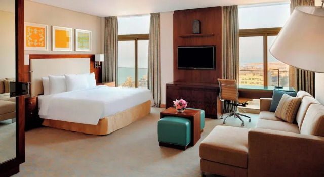 Двухместный полулюкс с видом на море Residence Inn by Marriott Kuwait City