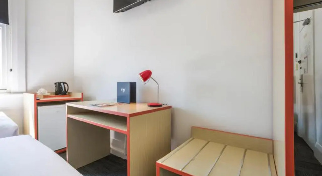 Номер Economy Melton Hotel