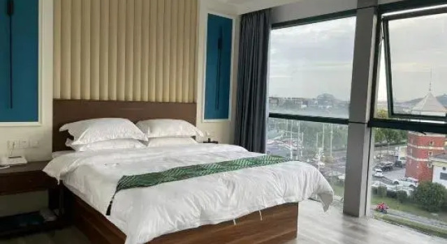 Yunbai Yun Hotel (Shanghai Lushan Happy Valley Branch), Varaa Hotelli Shanghai Shanghai