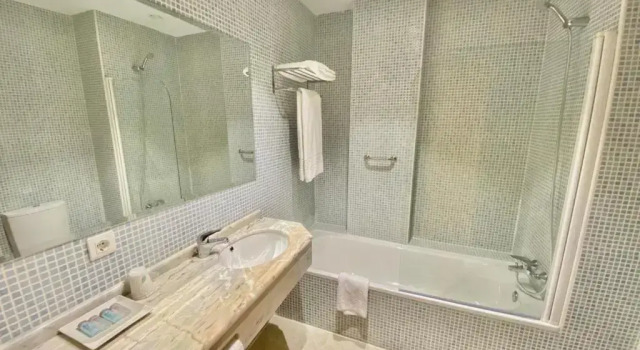 Трёхместный номер Standard Hotel Camino Real