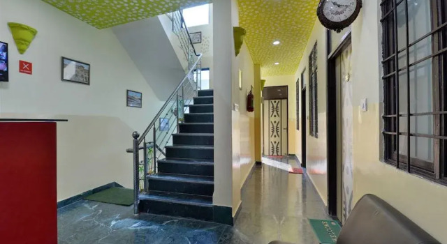 OYO 12505 Hotel MJ, Забронировать Отель Отели штата Раджастхана с парковкой, Парковка