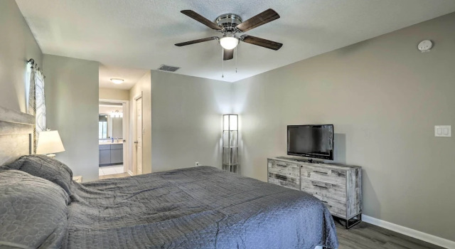 Коттедж Palm Harbor Home w/ Pool & Golf Course Views!
