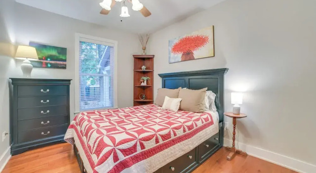 Northwest Michigan Duplex: 1/2 Mi to Lake Michigan, Book Feriehus Sommerhuse i Charlevoix, Hytte