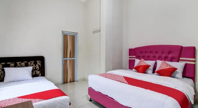 Panam House Syariah RedPartner, Book Hotel Hotels in Pekanbaru with Parking, Parking