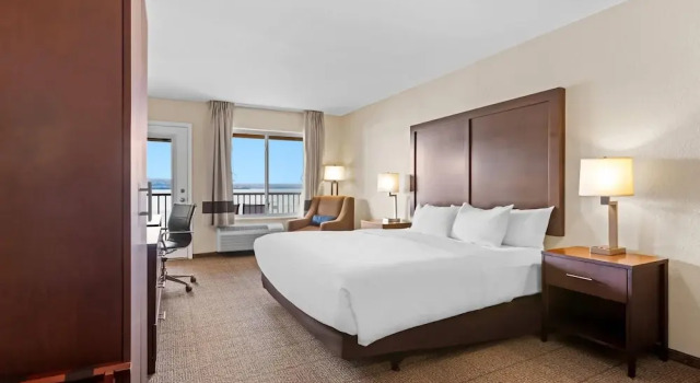 Двухместный номер Standard с видом на озеро Comfort Inn & Suites Munising-Lakefront