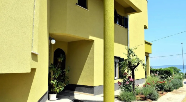 Two Bedroom sea View Apartment Primavera With Balcony, Book Lejlighed Hoteller i Pasman Island med parkering, Parkering